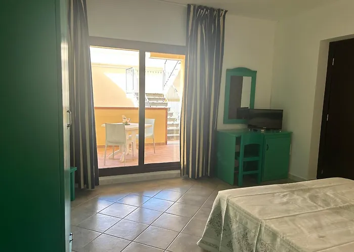 Su Nuraghe Сант'Анна-Аррези