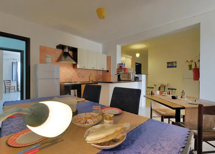 Su Nuraghe Сант'Анна-Аррези